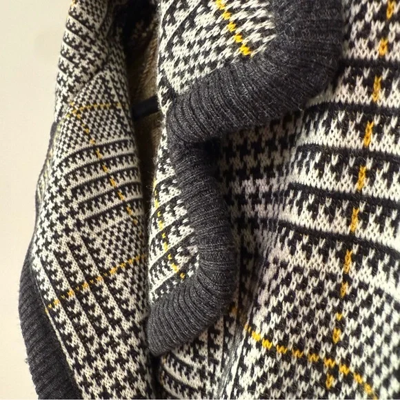 Valentino Women 100% Wool Houndstooth Knit Cardigan Jacket Bomber, size 40/6 US - Picture 7 of 12